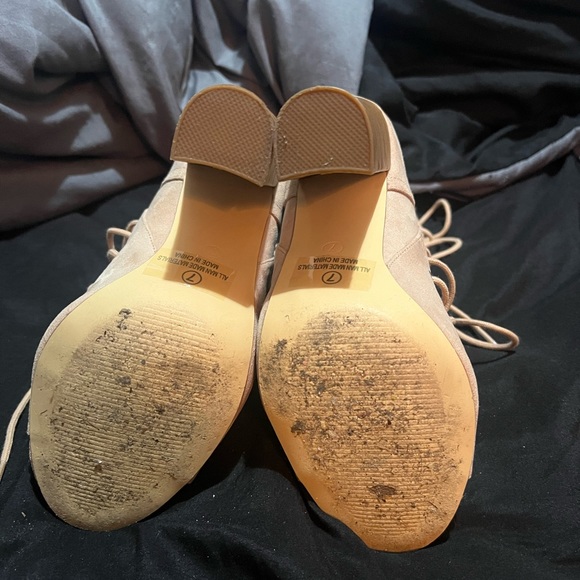 Tan strappy boots - Picture 3 of 3